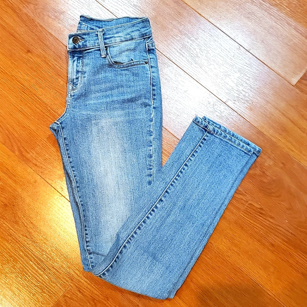 Old Navy Mid Rise Straight Leg Jeans